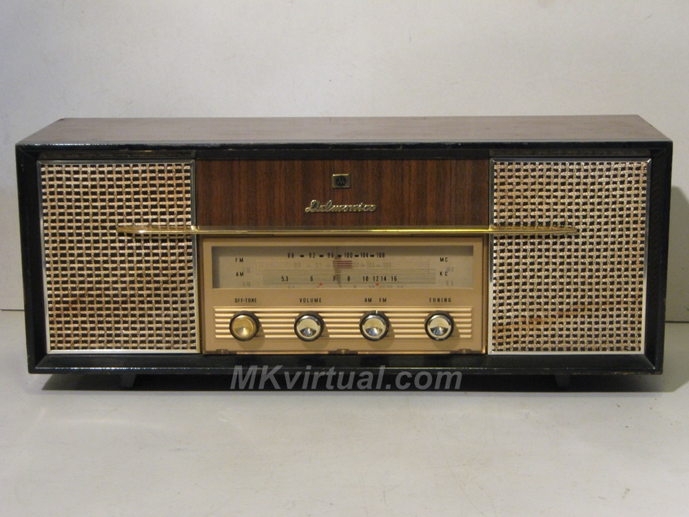 JVC Model TFM-99U AM/FM table radio